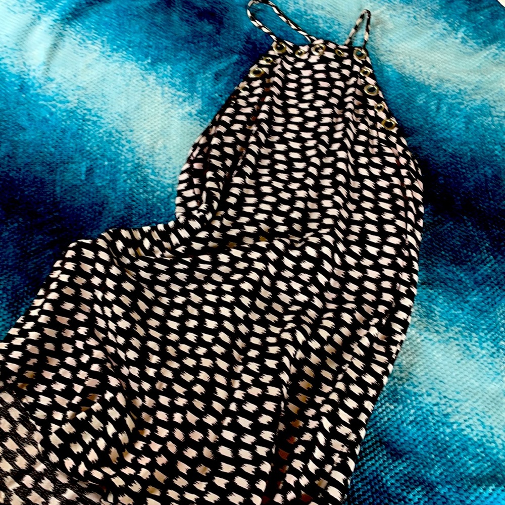 Sheath Style Black and White Mini Dres